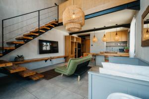 Apartment X - 1Bedroom Mezanine in Bumbak near Canggu