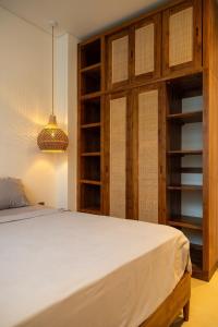 Villa Kairos 2BR Villa w Pool & Rooftop, min from waves