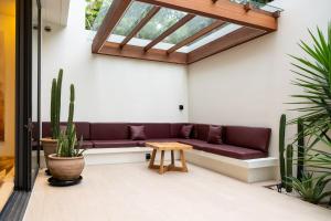 Villa Kairos 2BR Villa w Pool & Rooftop, min from waves