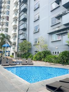 Cozy Manhattan Araneta Cubao