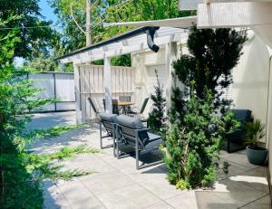 Lakeside Cottage next to Beach in Balatonlelle