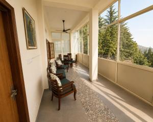 1BHK Lake View Stay with Pool Gargi Cottages