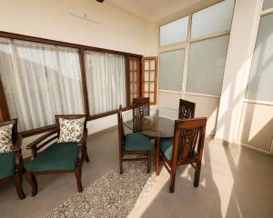 1BHK Lake View Stay with Pool Gargi Cottages