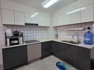 clark terrace condo with 2bedroom near airport hann casino