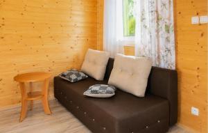 Awesome Home In Jaroslawiec With Swimming Pool