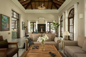 Villa Da Zita by The Blue Kite - 5BHK Standalone Villa with Large Private Pool,Complimentary Breakfast, Bathtub, Caretaker & Garden in a Peaceful Location