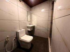 Florence Stays Munnar