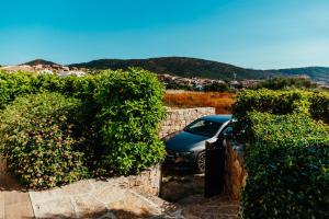 VILLA INDIPENDENTE AL MARE BUDONI