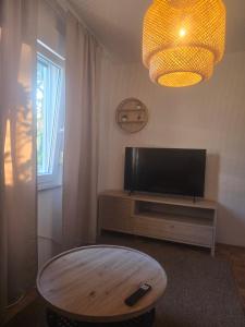 VIN&CO Boutique House, fenced yard with parking space, pet friendly