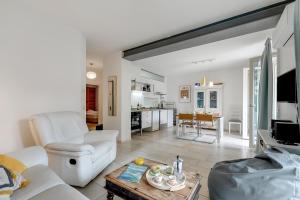 Flower House - Happy Rentals