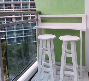 R&N Azure Staycation
