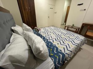 2bhk beside Hiranandini-Star homes powai