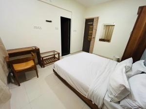 2bhk beside Hiranandini-Star homes powai