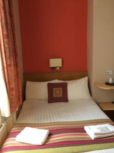 Double Ensuite room in The Grapevine Hotel