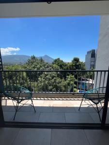 Modern 3BR Apartment Volcano View & Pool