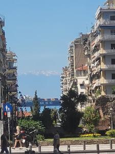 Flowery Penthouse in city centre of Thessaloniki