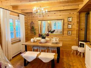 Tre Bujtinat, Chalet