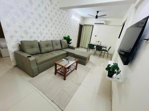 2bhk Near Powai Hiranandini-Star homes