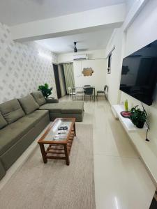 2bhk Near Powai Hiranandini-Star homes