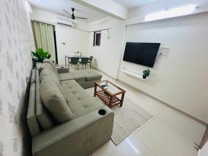 2bhk Near Powai Hiranandini-Star homes