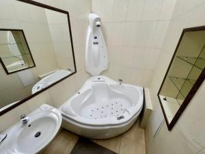 3-Room Apartment in City Center