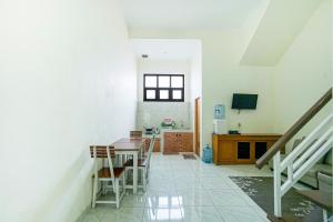 Urbanview Hotel Maulana Hills Syariah