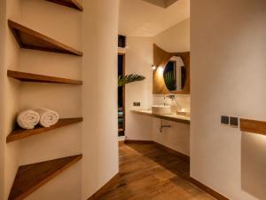 Luxurious 1-BR Villa with Pool, Echo Beach 800m