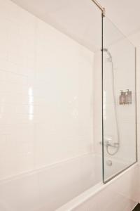 Lugaris Beach Apartments
