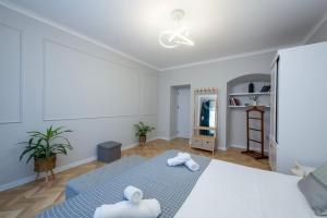 Elegant 2BR House Escape in Vibrant Avlabari