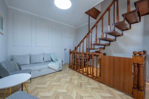 Elegant 2BR House Escape in Vibrant Avlabari