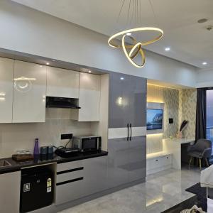 Galaxy blue sapphire studio