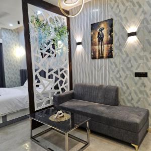 Galaxy blue sapphire studio