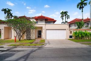 Laguna Fairway Residences by Banyan Living