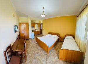 Paros Rooms Family Place Radhime Vlore