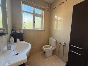 Luxury 4BDR Retreat With Garden and Workspace