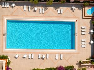 B&W Sea View Two Bedroom Apartment with Pool Near the Beach