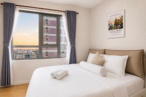 ambiHOME 2BR 2WC in Masteri Thao Dien District 2