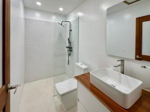 7 BR, King Beds, Professional Kitchen, Jacuzzi