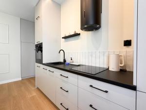 Stawowa Deluxe Apartment by BookingHost