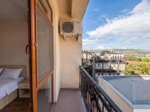 Bright Stylish 2BR Escape in Charming Vera