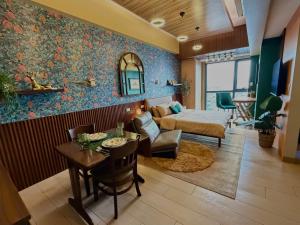 Eastwood City - Botanical Premium Studio