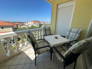 Apartments Jareb