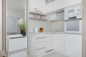 Przytulny Apartament z Widokiem, Parking & Balkon by Noclegi Renters