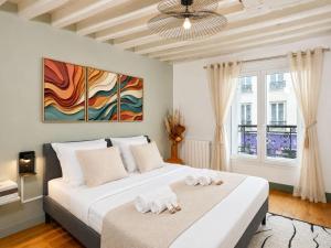 Authentic parisian property in the Marais
