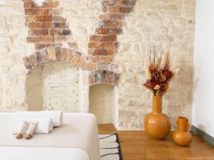 Authentic parisian property in the Marais