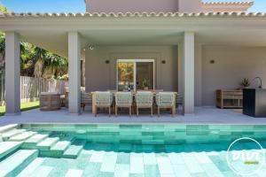 ViVi Homes - Villa Sandline - Private Pool - Garden