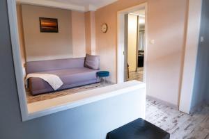 Cozy Old Town Stay with Bath