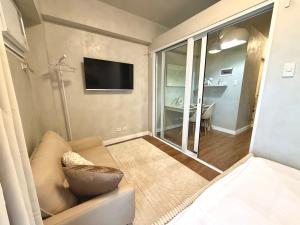Ivory Atelier - Luxe Stay Plus Coworking Space