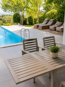 Villa Magnifica - Private Pool, Elevator & Sea View