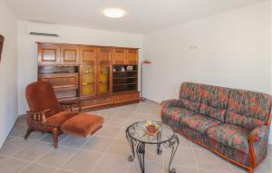 Awesome Home In St-Just Dardèche